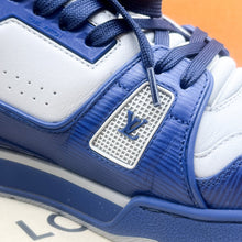 Load image into Gallery viewer, Louis Vuitton Sneakers Size 8.5