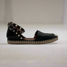 Load image into Gallery viewer, Valentino Flats Size 38