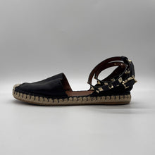 Load image into Gallery viewer, Valentino Flats Size 38