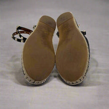 Load image into Gallery viewer, Valentino Flats Size 38