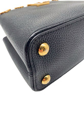 Load image into Gallery viewer, Capucines MM Leather Handbag