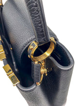 Load image into Gallery viewer, Capucines MM Leather Handbag