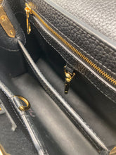 Load image into Gallery viewer, Capucines MM Leather Handbag