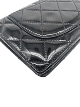 Load image into Gallery viewer, Patent Leather Diamond Quilted Wallet