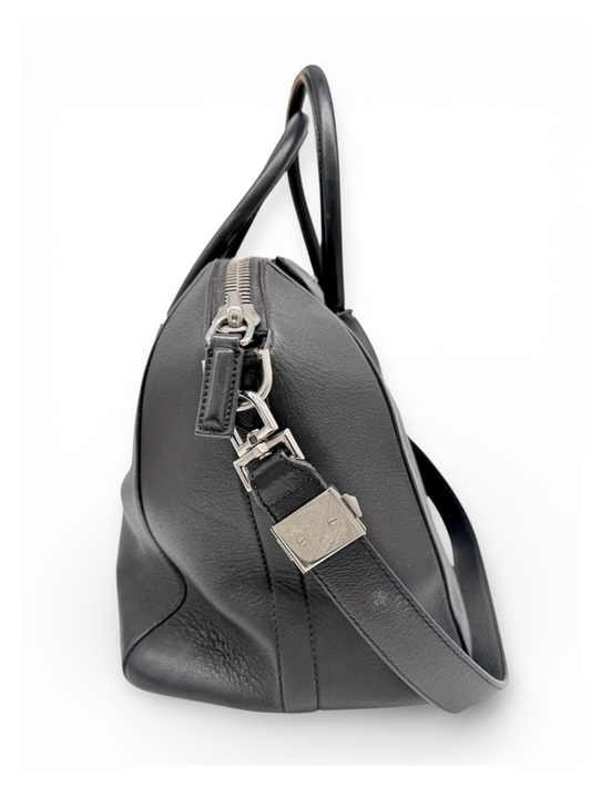 'Antigona' Medium Leather Handbag