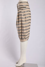 Load image into Gallery viewer, Louis Vuitton Pants Size 8
