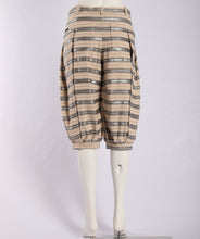Load image into Gallery viewer, Louis Vuitton Pants Size 8
