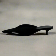 Load image into Gallery viewer, Balenciaga Heels Size 40
