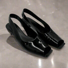 Load image into Gallery viewer, The Row Heels Size 40.5
