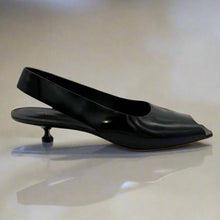 Load image into Gallery viewer, The Row Heels Size 40.5
