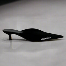 Load image into Gallery viewer, Balenciaga Heels Size 40
