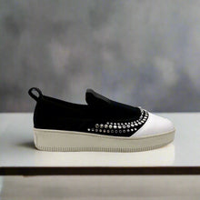 Load image into Gallery viewer, McQueen Sneakers Size 41
