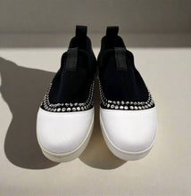 Load image into Gallery viewer, McQueen Shoes Size 41
