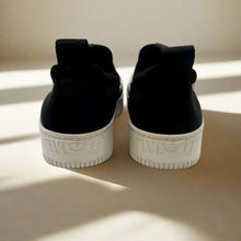 Load image into Gallery viewer, McQueen Sneakers Size 41
