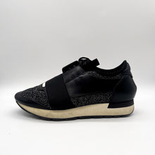 Load image into Gallery viewer, Balenciaga Sneakers Size 38
