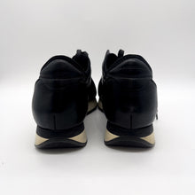 Load image into Gallery viewer, Balenciaga Sneakers Size 38
