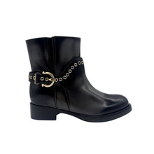 Load image into Gallery viewer, Salvatore Ferragamo Noles Boots Size 6.5
