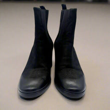 Load image into Gallery viewer, Halmanera Boots &#39;As New&#39; Size 41 (incl box)
