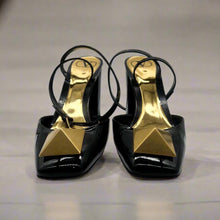 Load image into Gallery viewer, Valentino Heels Size 40
