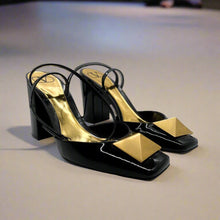 Load image into Gallery viewer, Valentino Heels Size 40
