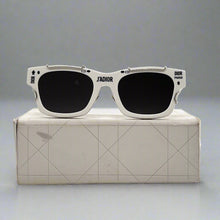 Load image into Gallery viewer, Dior Sunglasses (incl box)
