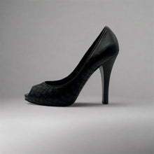 Load image into Gallery viewer, Bottega Veneta Intrecciato Heels Size 37
