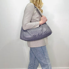 Load image into Gallery viewer, Chanel Leather Shoulder Bag
