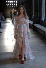 Load image into Gallery viewer, Gucci Hydrangea Silk Dress NWT Size 42 (RRP Approx $9,000) (incl suit bag)
