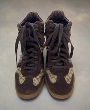 Load image into Gallery viewer, Coach Sneakers Size 5 1/2
