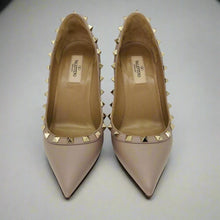 Load image into Gallery viewer, Valentino Heels Size 37
