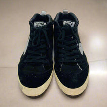 Load image into Gallery viewer, Golden Goose Leather Sneakers Size 39 (incl dust bag) (Est RRP: $915)
