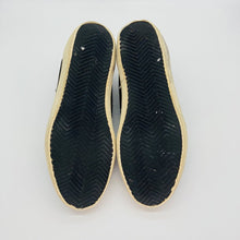Load image into Gallery viewer, Golden Goose Leather Sneakers Size 39
