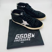 Load image into Gallery viewer, Golden Goose Leather Sneakers Size 39

