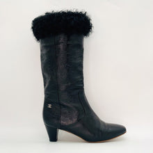 Load image into Gallery viewer, Chanel Boots Size 37
