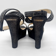 Load image into Gallery viewer, Jimmy Choo Heels Size 37
