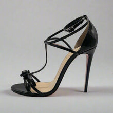 Load image into Gallery viewer, Christian Louboutin Heels Size 37 (Incl. Box)
