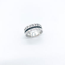 Load image into Gallery viewer, John Hardy Classic Silver Chain Ring with Black Sapphire
