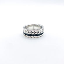 Load image into Gallery viewer, John Hardy Classic Silver Chain Ring with Black Sapphire
