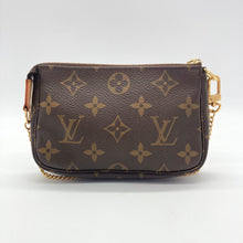 Load image into Gallery viewer, Louis Vuitton Mini Pouchette Handbag
