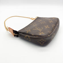 Load image into Gallery viewer, Louis Vuitton Mini Pouchette Handbag
