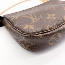 Load image into Gallery viewer, Louis Vuitton Mini Pouchette Handbag
