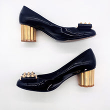 Load image into Gallery viewer, Salvatore Ferragamo Capua Pumps
