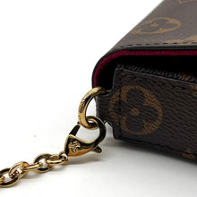 Load image into Gallery viewer, Louis Vuitton Felicie Pochette Leather Bag
