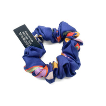 Load image into Gallery viewer, Chanel Silk Twilly Bandeau Scarf &amp; Scrunchie
