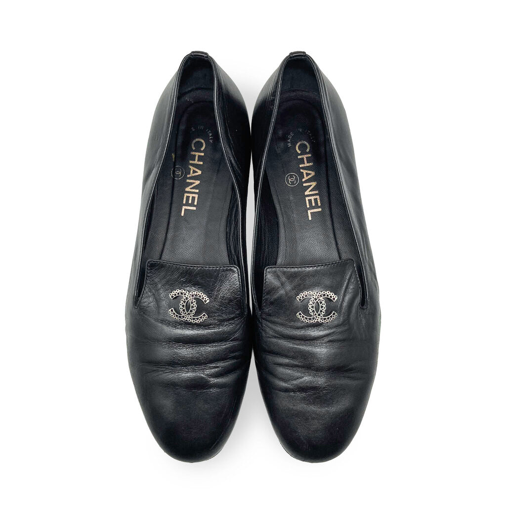 Chanel Leather CC Logo Loafers Size 37.5