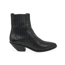 Load image into Gallery viewer, &#39;West Chelsea&#39; Leather Boots Size 37.5
