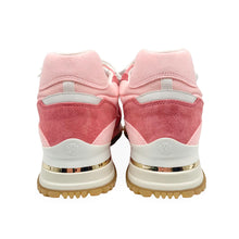 Load image into Gallery viewer, Runaway Sneakers Size 39
