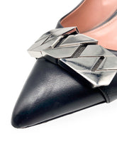 Load image into Gallery viewer, Leather Heels Size 36
