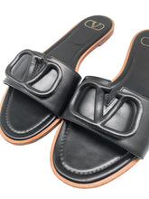 Load image into Gallery viewer, Leather Slides Size 39

