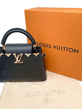 Load image into Gallery viewer, Capucines MM Leather Handbag
